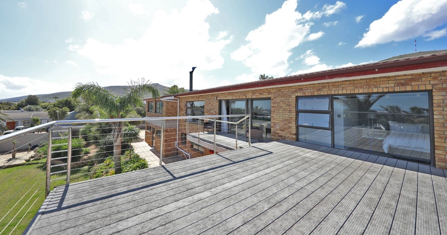 5 Bedroom Property for Sale in Plattekloof Western Cape